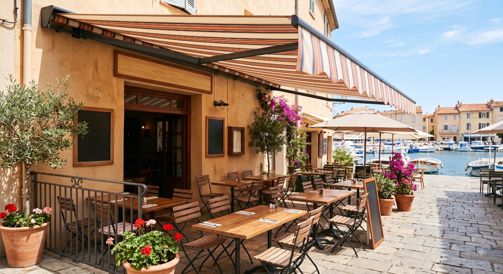 Sun Awning Applications: From Retail Storefronts to Residential Balconies